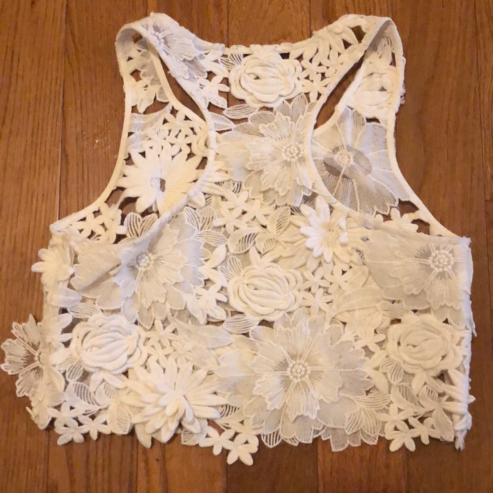 Embroidered White Floral Tank Too Crop Top - Picture 5 of 6